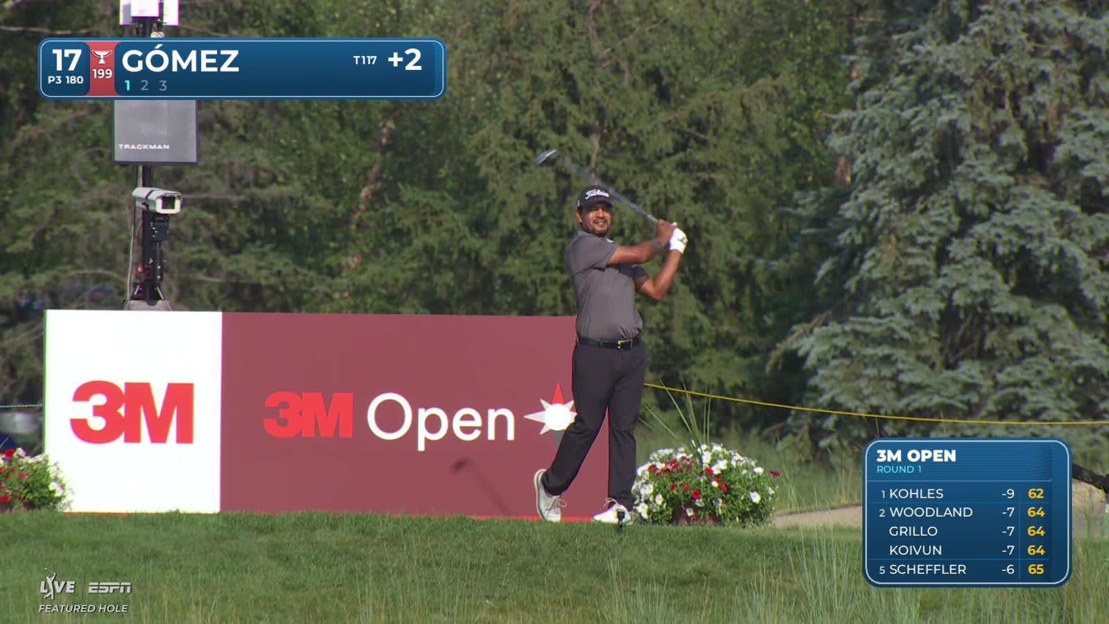 Fabián Gómez drains 16-foot putt for birdie on No. 17 at 3M Open