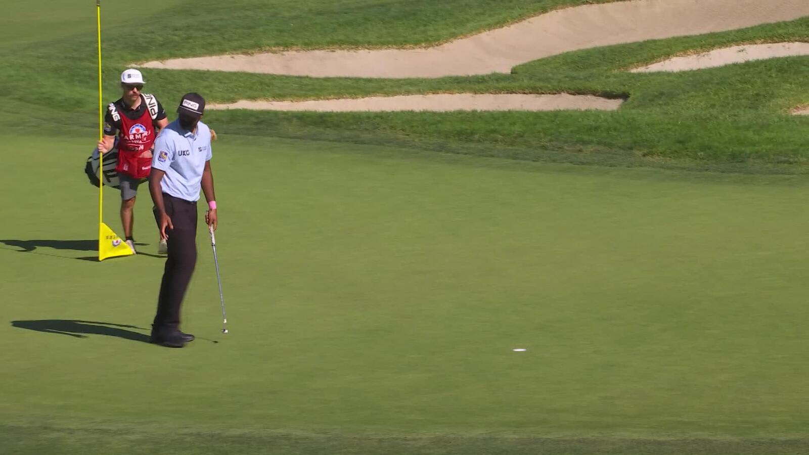 Sahith Theegala sinks 10-foot birdie putt on No. 9 at Farmers