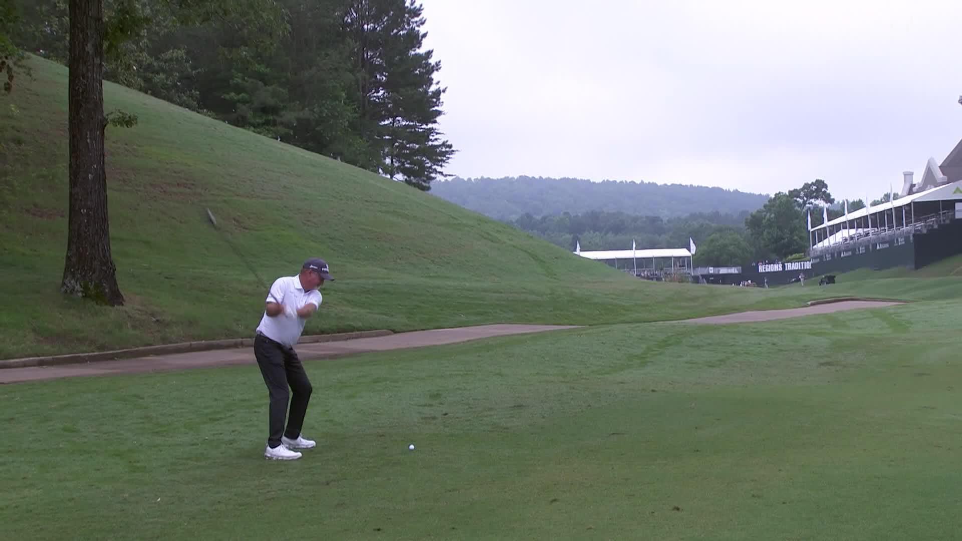Jerry Kelly makes birdie putt on No. 14 at Mitsubishi