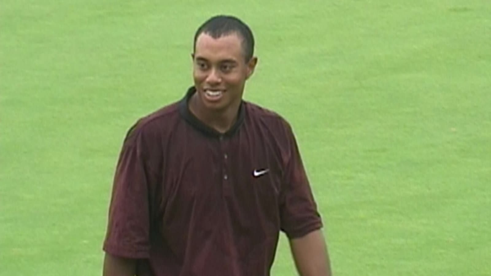 Tiger Woods’ approach on the par-5 18th at the 2000 Bell Canadian Open