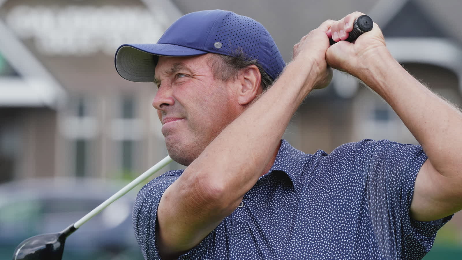 Stephen Ames takes the early lead at The Senior Open