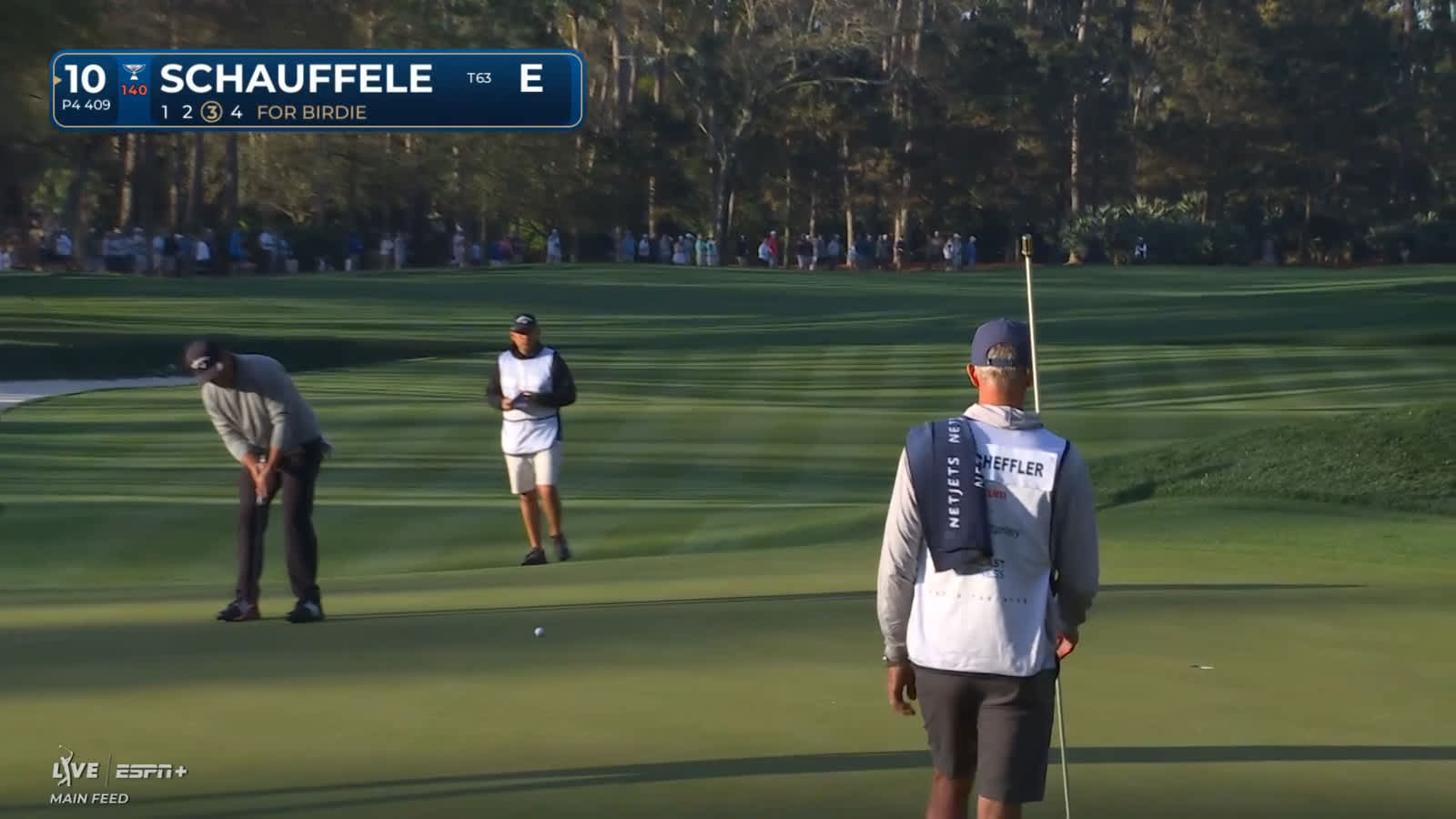 Xander Schauffele curls in birdie putt at THE PLAYERS