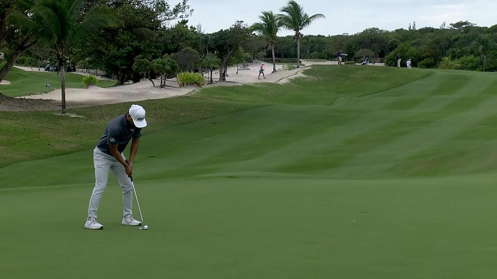 Justin Suh drains birdie putt at The Bahamas Great Abaco Classic