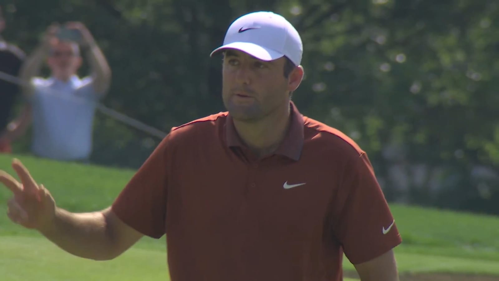 Scottie Scheffler drains eagle using ‘Texas wedge’ at PGA Championship