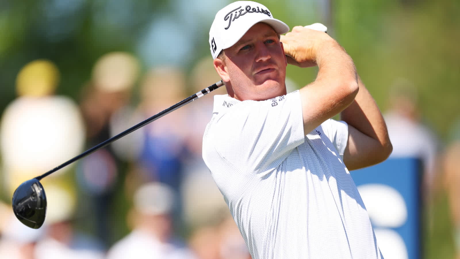 Tom Hoge sets new course record at TPC Sawgrass