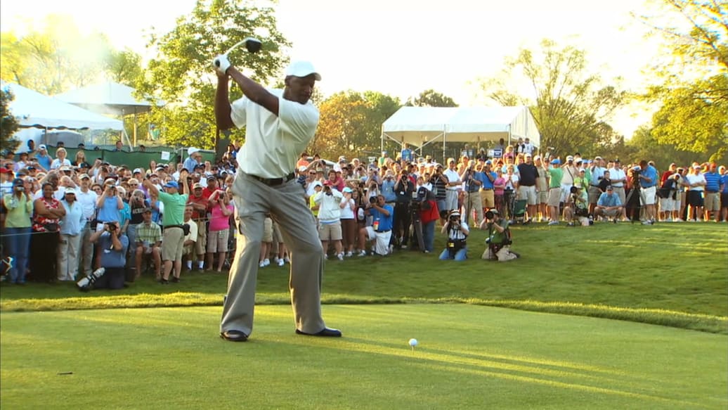 Michael Jordan Was a Controversial Entrant in a Prestigious Amateur Golf  Event and Was Lit up by 21-Year-Old Phil Mickelson, Who Specifically Asked  to Be Grouped With His Airness 