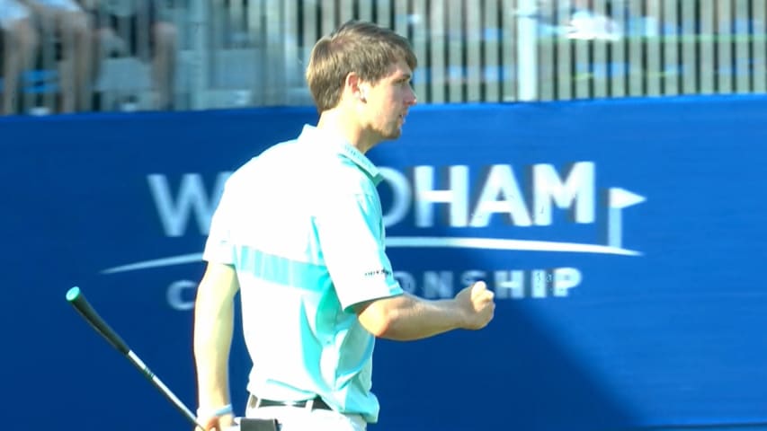 Ollie Schniederjans drills a clutch putt on No. 17 at Wyndham