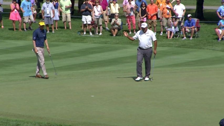 Angel Cabrera sinks his 17-foot putt for birdie at The Greenbrier