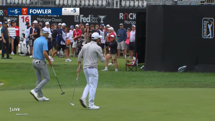 Rickie Fowler sinks a 20-foot birdie putt at Rocket Mortgage