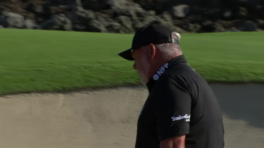 Darren Clarke makes birdie on No. 14 at Mitsubishi