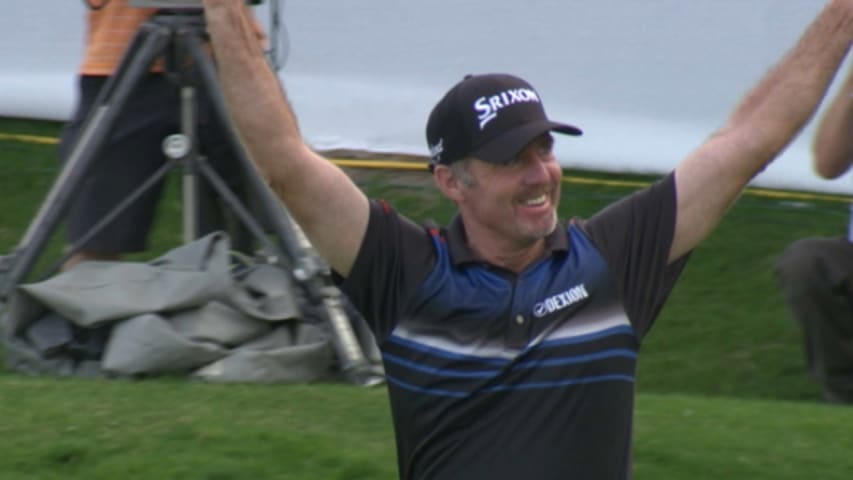 Rod Pampling holes a 32-footer to win Shriners Hospitals for Children Open