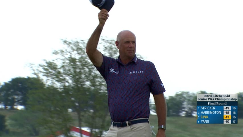 Stewart Cink pours in extremely long birdie putt at the KitchenAid Senior PGA