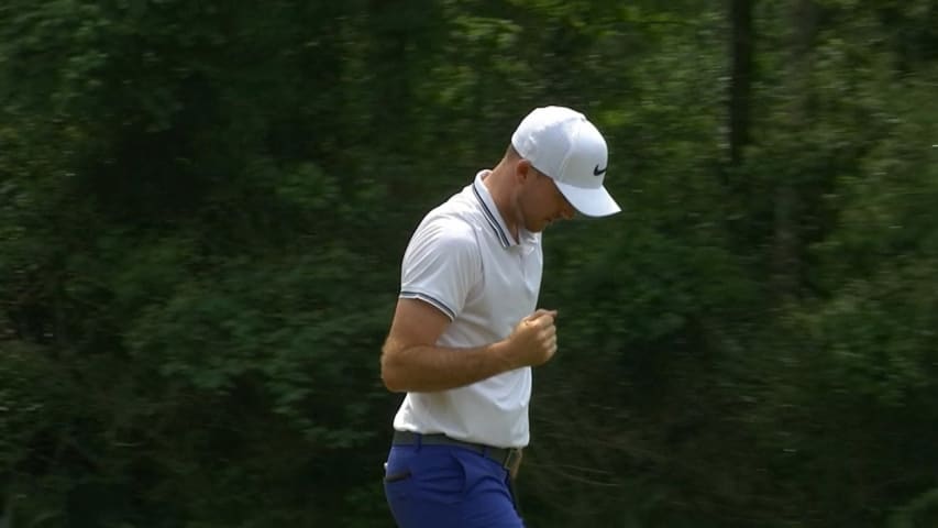 Russell Henley buries 36-foot birdie putt to build on lead at Shell