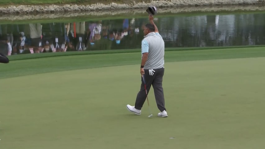 Ricardo Gonzalez hits it tight to close with birdie at Galleri Classic