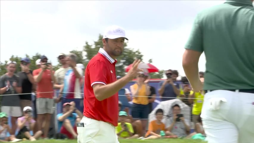 Scottie Scheffler curls in nice putt for birdie at Olympic Men's Golf