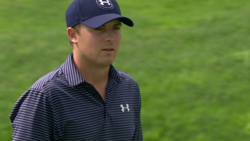 Jordan Spieth holes clutch birdie putt on the 72nd hole at Crowne Plaza