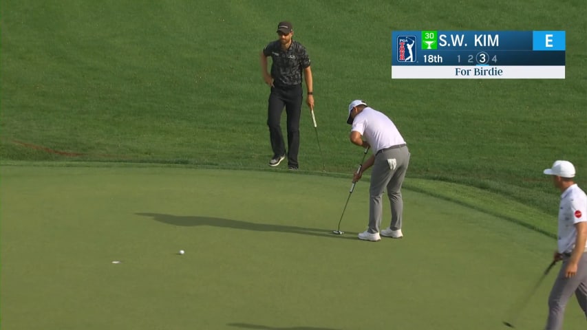 Si Woo Kim rolls in putt for birdie at Wells Fargo