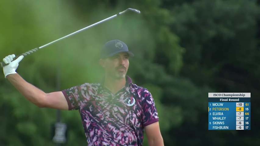 Paul Peterson sinks a 31-foot birdie putt on No. 16 at ISCO Championship