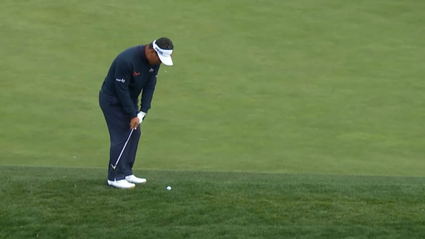 K.J. Choi's clever chip-in birdie at AT&T Pebble Beach