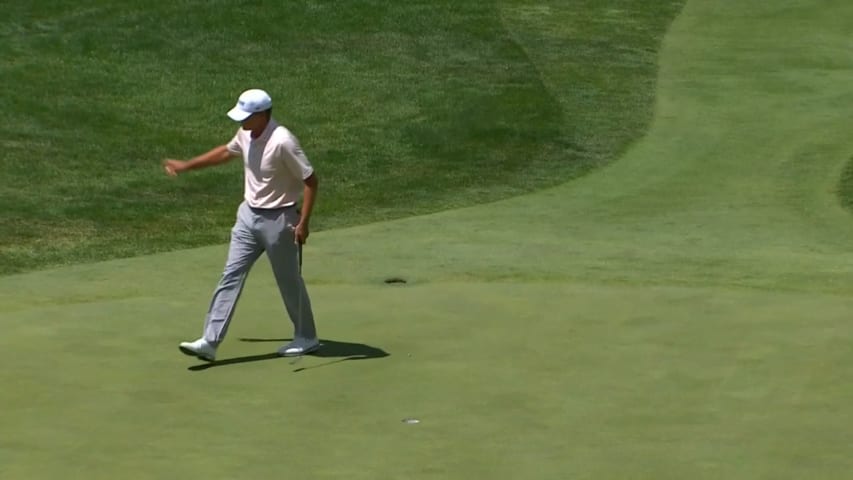 Steve Stricker makes birdie on No. 17 at SENIOR PLAYERS