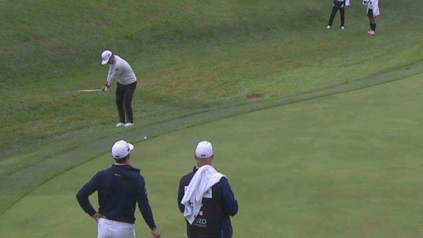 Xander Schauffele's birdie chip shot at ZOZO 