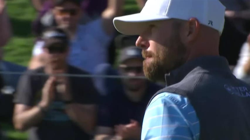 Scott Brown makes a 25-foot birdie on No. 18 at Genesis