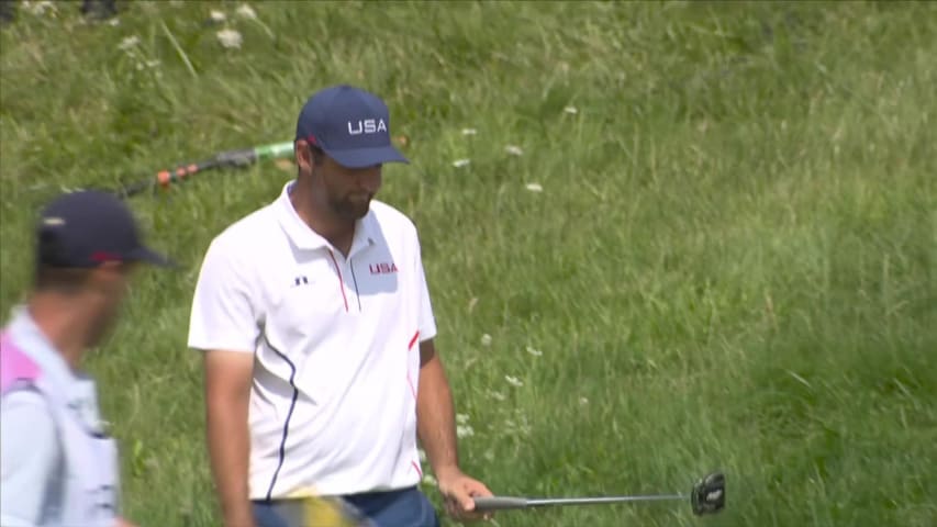 Scottie Scheffler rolls in 26-footer for birdie at Olympic Men's Golf