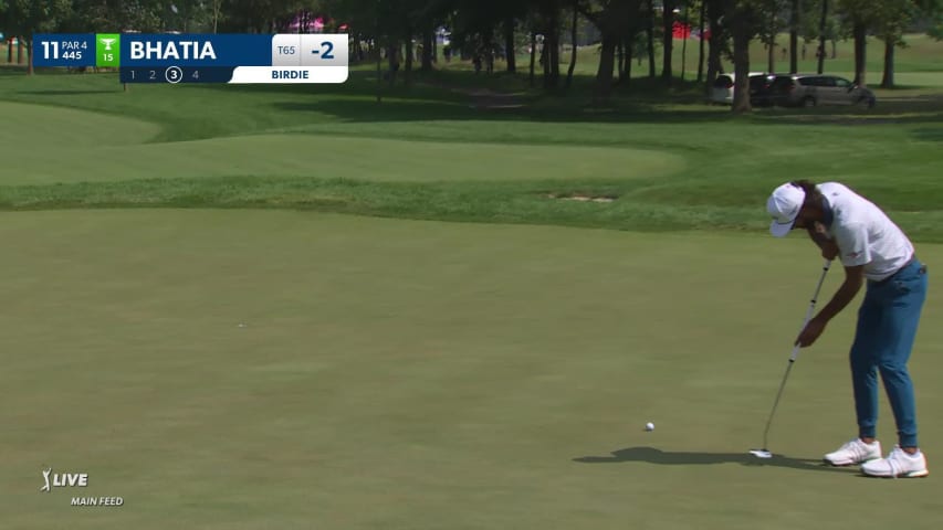 Akshay Bhatia sinks a 27-foot birdie putt on No. 11 at 3M Open