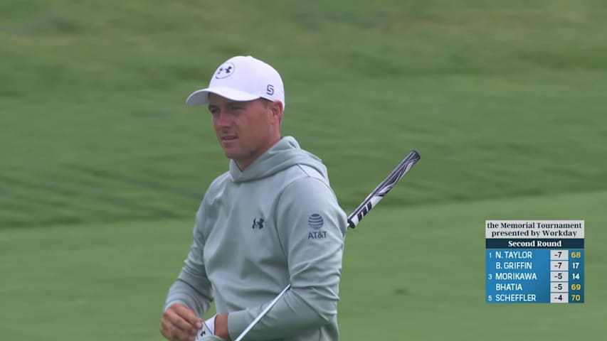 Jordan Spieth is making moves with another birdie at the Memorial