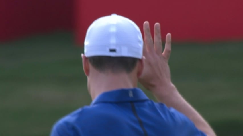 Ross Fisher drains birdie putt at HSBC Champions