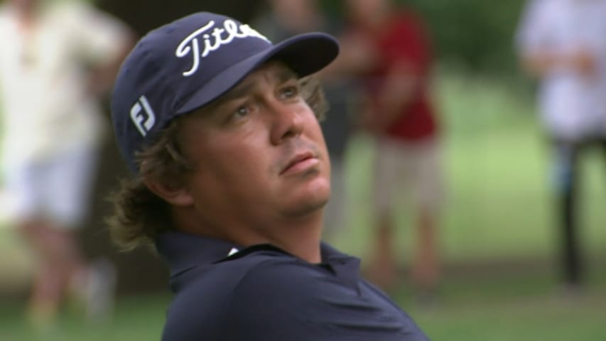 Jason Dufner’s approach to 4 feet on second playoff hole at Crowne Plaza