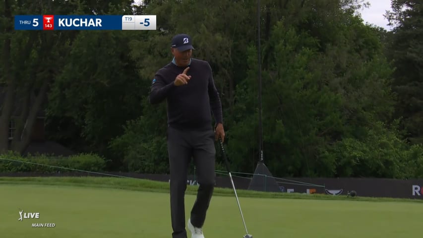 Matt Kuchar's tee shot to 10 feet yields birdie at Rocket Mortgage