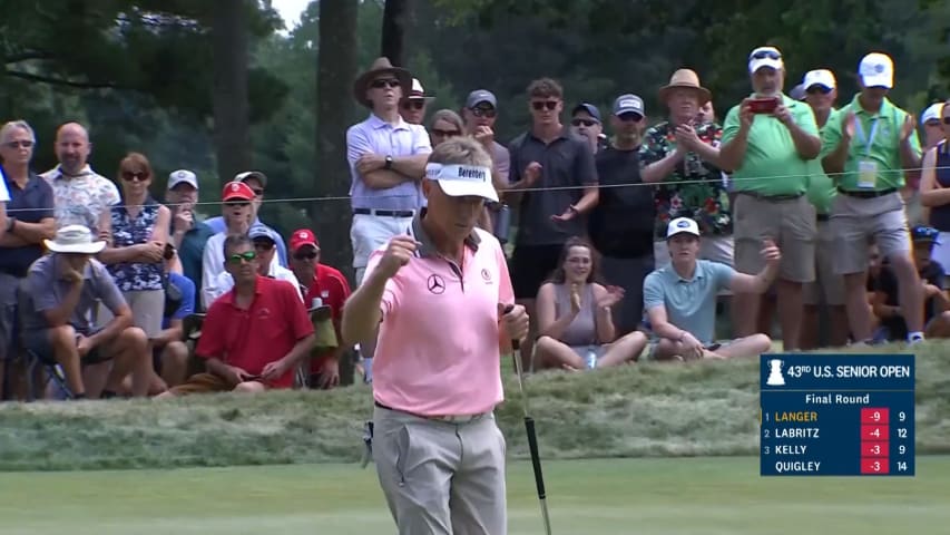 Bernhard Langer rolls in birdie putt at U.S. Senior Open