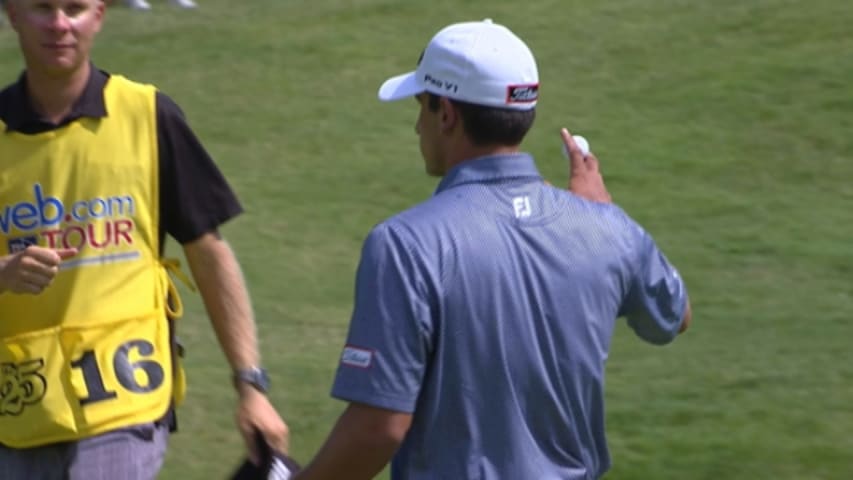 Dominic Bozzelli holes clutch birdie putt on No. 18 at LECOM