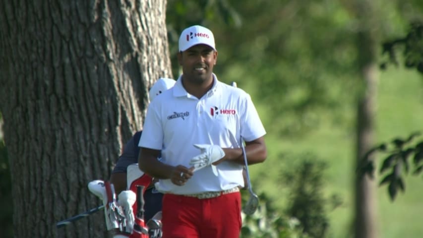 Anirban Lahiri nearly holes approach on 72nd hole at Hotel Fitness