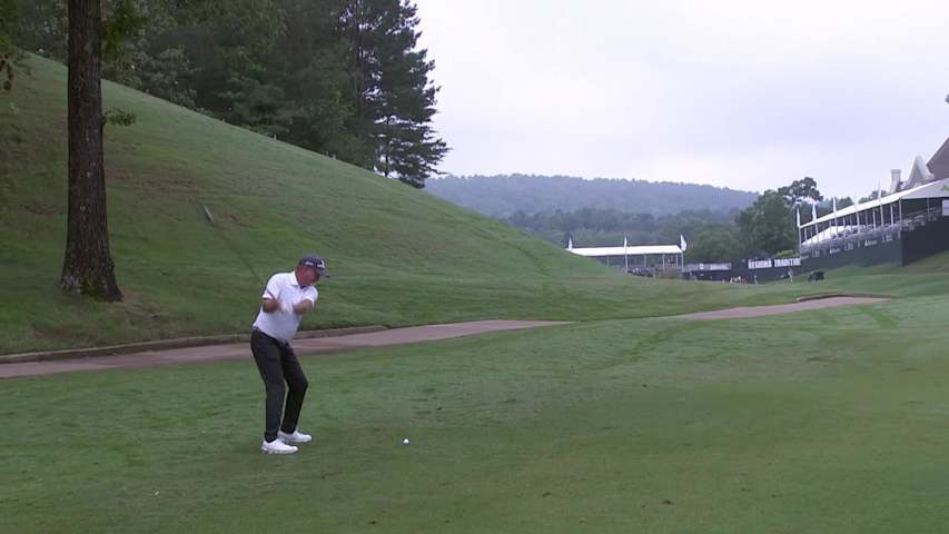 Jerry Kelly makes birdie on No. 18 at Regions Tradition