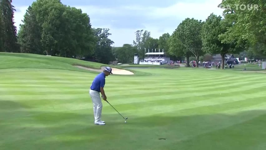 David Toms makes a birdie on No. 16 at SENIOR PLAYERS