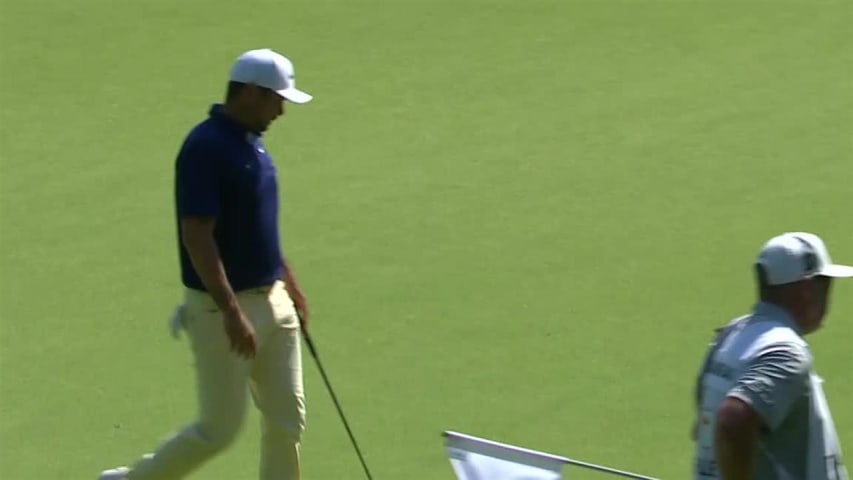 Jason Day sinks a 24-foot birdie putt at Travelers