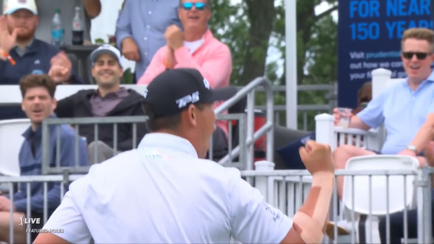 Rico Hoey drains a 38-foot eagle putt at Rocket Mortgage