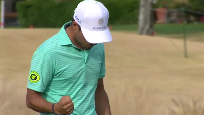 Abraham Ancer sinks 25-footer for birdie at The American Express