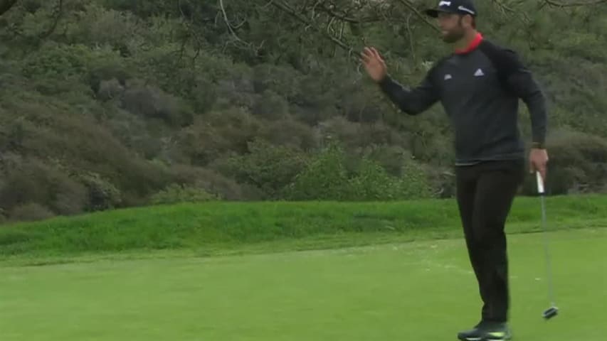 Jon Rahm's tee shot to 7 feet leads to birdie at Farmers