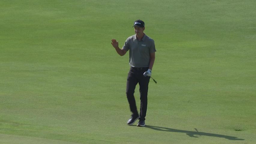 Andrew Putnam chips in for birdie at RBC Canadian
