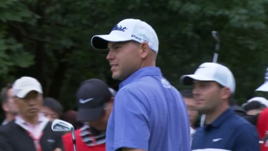 Bill Haas' stuffed tee shot to within 4 feet at HSBC Champions