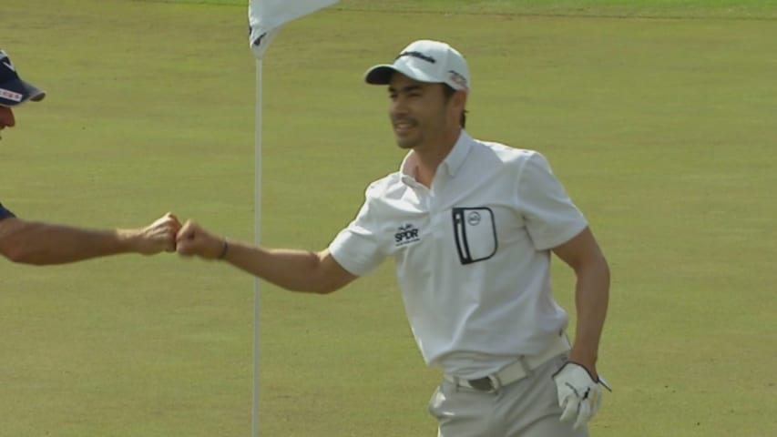 Camilo Villegas’ stunning birdie finish on No. 18 at Arnold Palmer