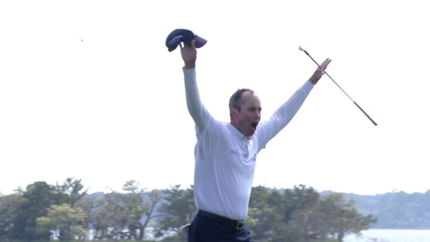 Matt Kuchar’s dramatic bunker shot on 72nd hole at RBC Heritage