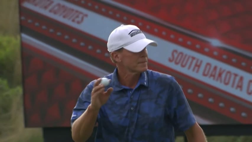 Steve Stricker gets up-and-down for birdie from greenside rough at Sanford Int