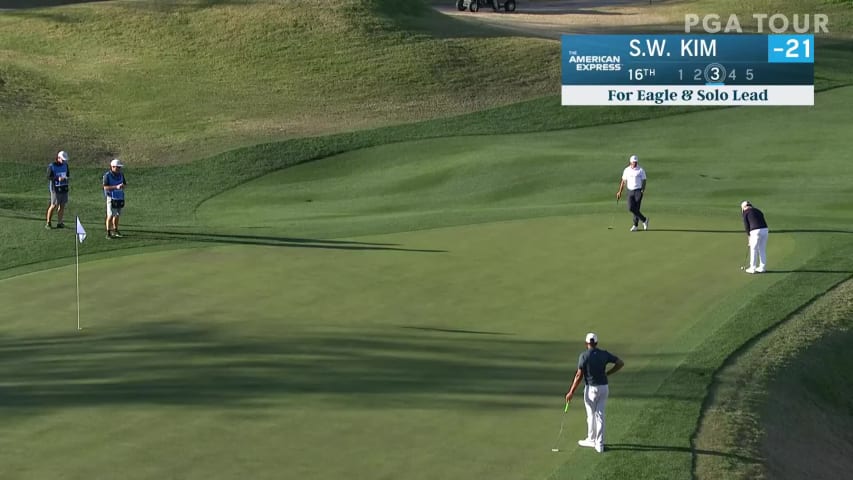 Si Woo Kim reaches in two to set up birdie at The American Express 