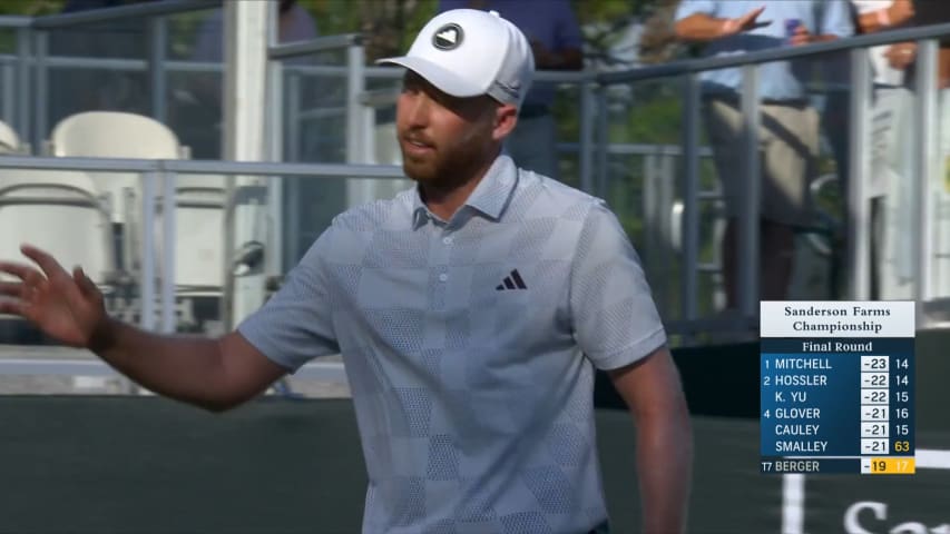 Daniel Berger buries a closing 34-foot birdie putt on No. 18 at Sanderson Farms