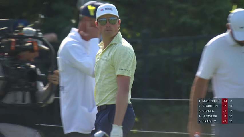 Ben Griffin sinks a 27-foot birdie putt to stay in the mix at the Memorial