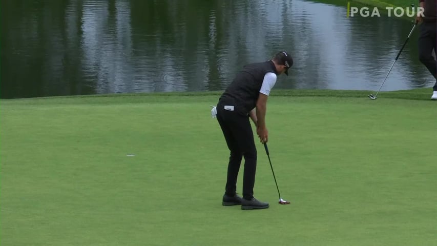 Sam Ryder makes birdie putt at Farmers